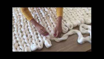 tricoter une couverture XXL avec les mains en laine merinos ComfyWool