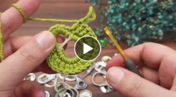 I made a crochet mini bag keychain with a pull-on ring